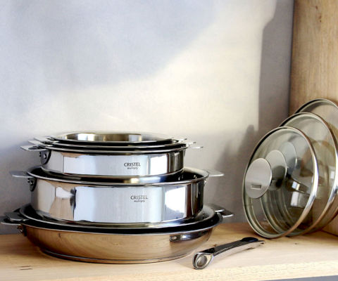 Detachable handle stackable cookware